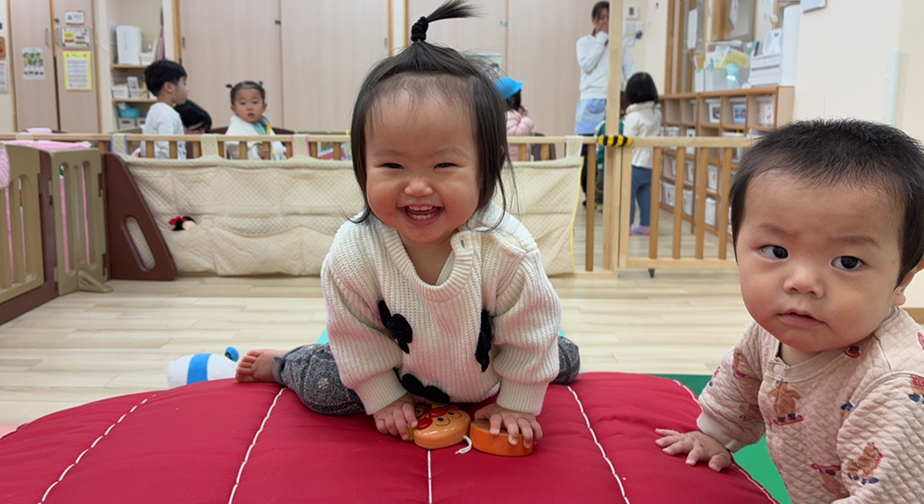 笑顔の幼児たち